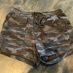 Athleta size 8 sweat shorts